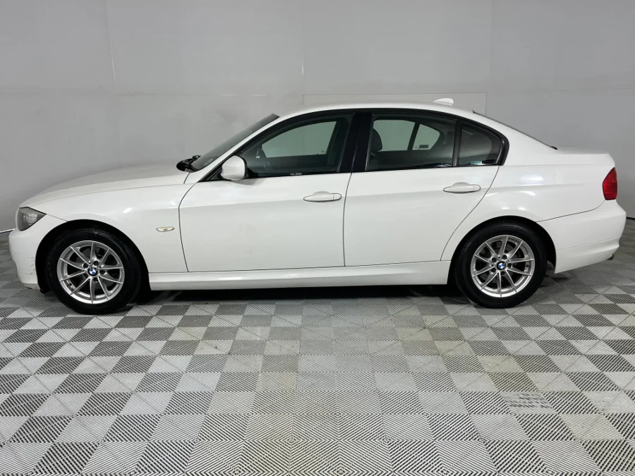 Used 2011 BMW 3 Series 320i auto - WeBuyCars Silverlakes