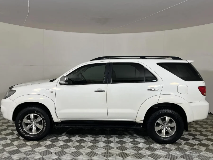 Used 2007 Toyota Fortuner V6 4.0 4x4 auto - WeBuyCars JHB South