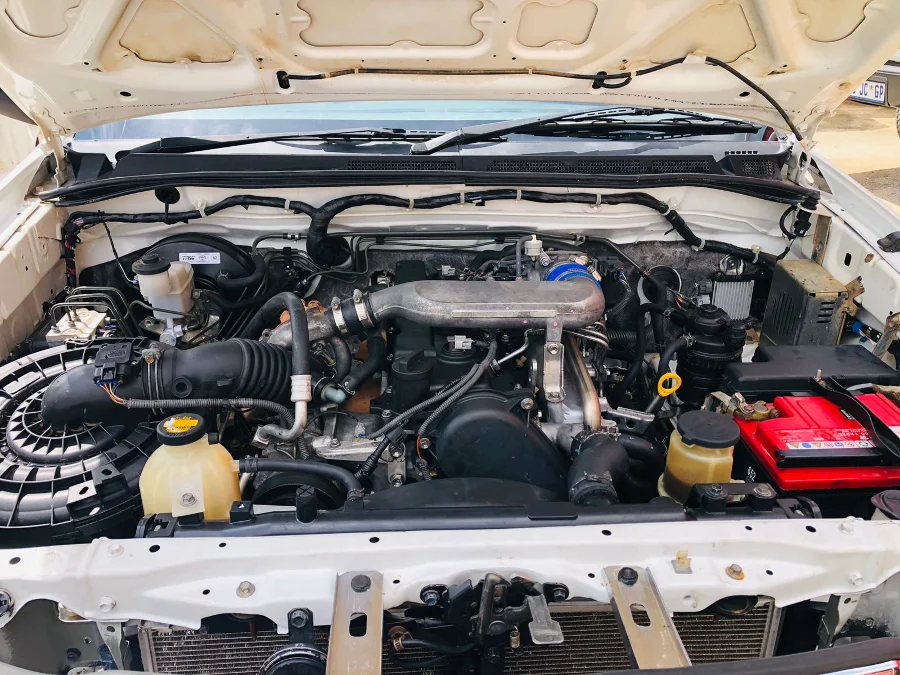 Used 2013 Toyota Hilux 2.5D-4D - Cars Gold