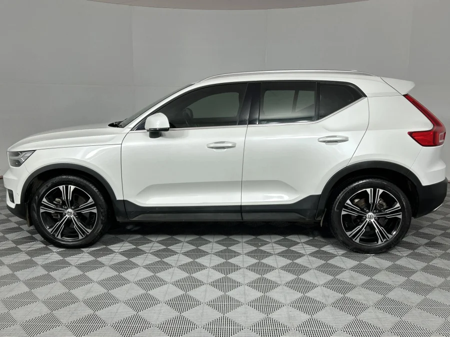 Used 2018 Volvo XC40 D4 AWD Inscription - WeBuyCars Lansdowne