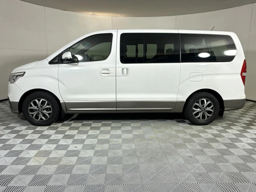 Used 2019 Hyundai H-1 2.5VGTi bus Elite 9-seater - WeBuyCars Midstream Used 2019 Hyundai H-1 2.5VGTi bus Elite 9-seater - WeBuyCars Midstream