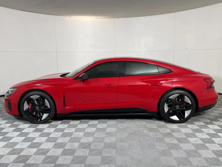 Used 2022 Audi RS e-tron GT quattro - WeBuyCars Midstream