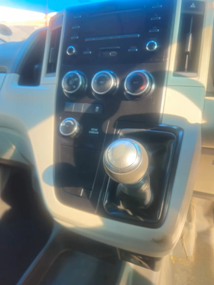 Used 2020 Toyota Quantum 2.8 SLWB bus 14-seater GL manual - Khensani Imports And Exports