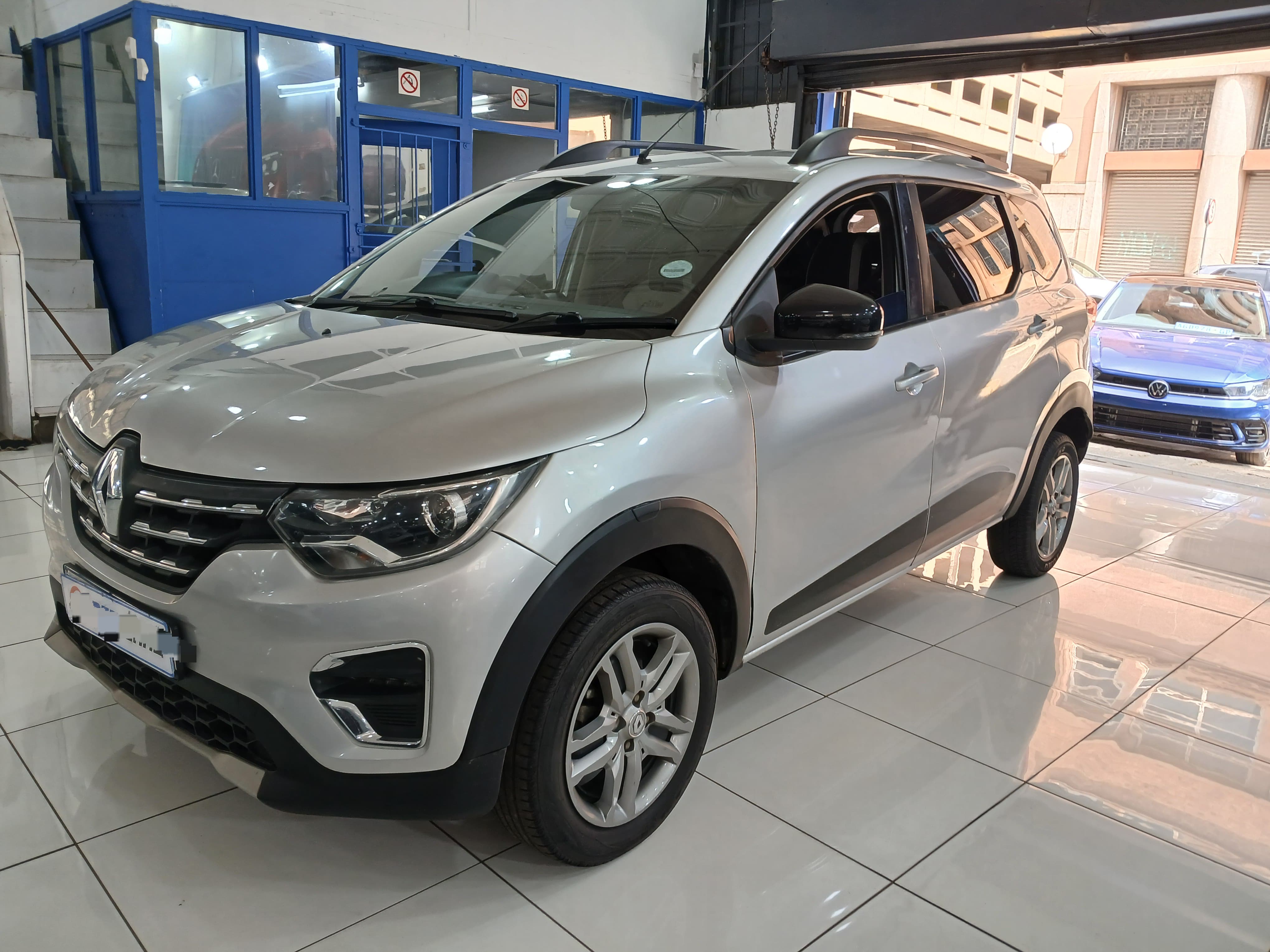 Used 2022 Renault Triber 1.0 Intens manual