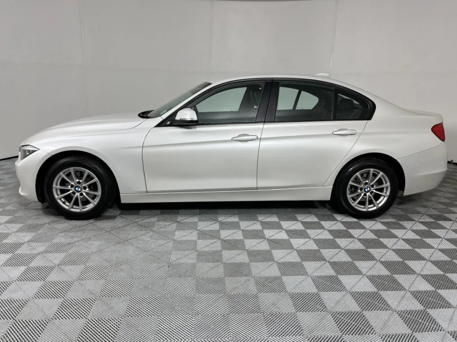 Used 2013 BMW 3 Series 320i sports-auto - WeBuyCars The Dome Used 2013 BMW 3 Series 320i sports-auto - WeBuyCars The Dome