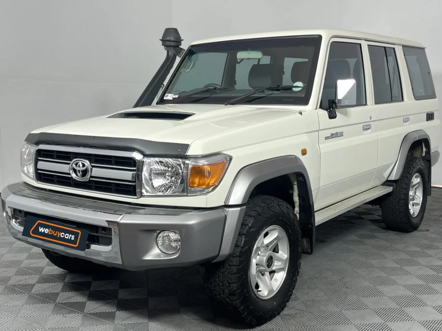 Used 2020 Toyota Land Cruiser 76 4.5D-4D V8 station wagon LX - WeBuyCars Richmond Used 2020 Toyota Land Cruiser 76 4.5D-4D V8 station wagon LX - WeBuyCars Richmond