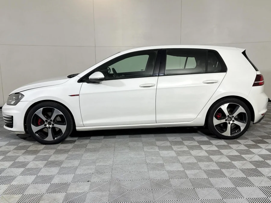 Used 2014 Volkswagen Golf GTI - WeBuyCars Midstream