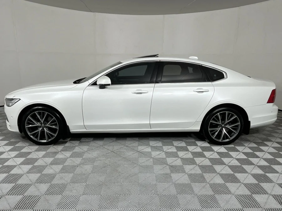 Used 2017 Volvo S90 D5 AWD Momentum - WeBuyCars The Dome
