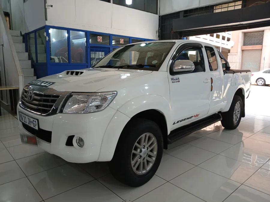 Used 2015 Toyota Hilux 3.0D-4D Xtra cab Raider Legend 45 - GAPP Motors Used 2015 Toyota Hilux 3.0D-4D Xtra cab Raider Legend 45 - GAPP Motors