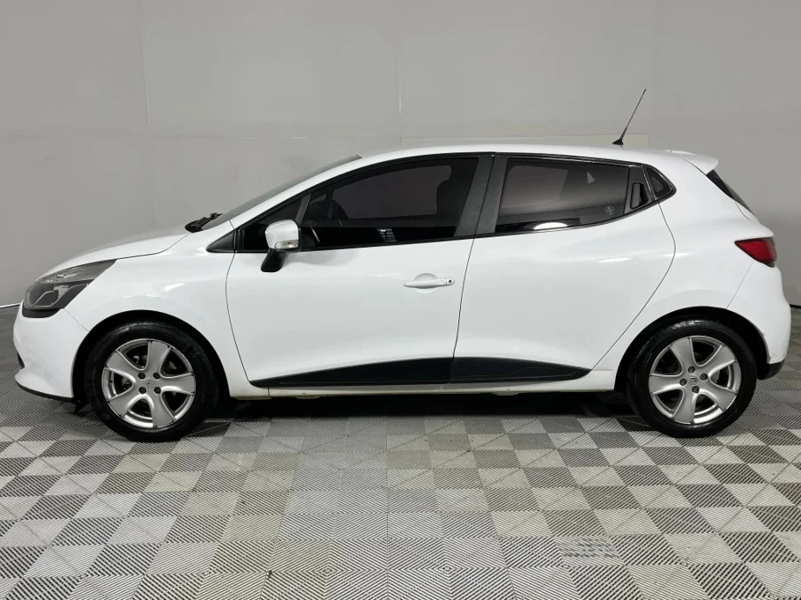 Used 2017 Renault Clio 66kW turbo Expression - WeBuyCars Silverlakes