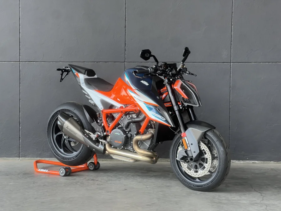 KTM 1290 SUPER DUKE RR - FAST KTM KTM 1290 SUPER DUKE RR - FAST KTM