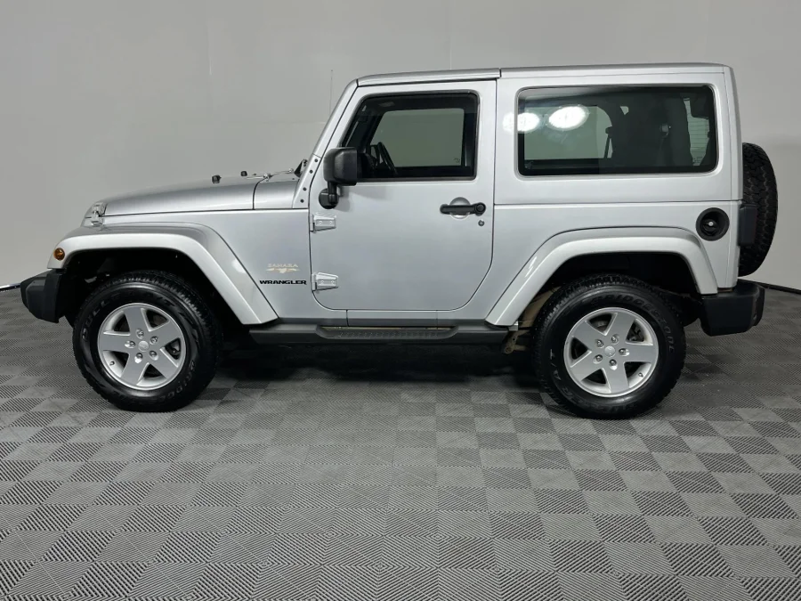 Used 2011 Jeep Wrangler 3.8L Sahara - WeBuyCars  Witbank