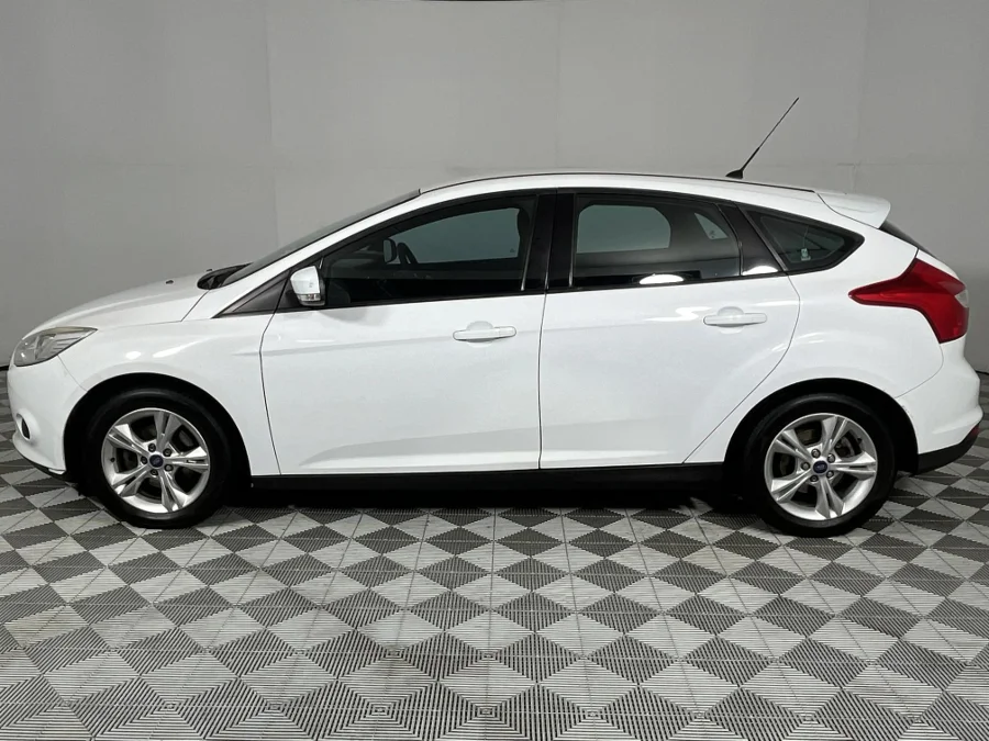 Used 2012 Ford Focus hatch 1.6 Trend - WeBuyCars Richmond Used 2012 Ford Focus hatch 1.6 Trend - WeBuyCars Richmond
