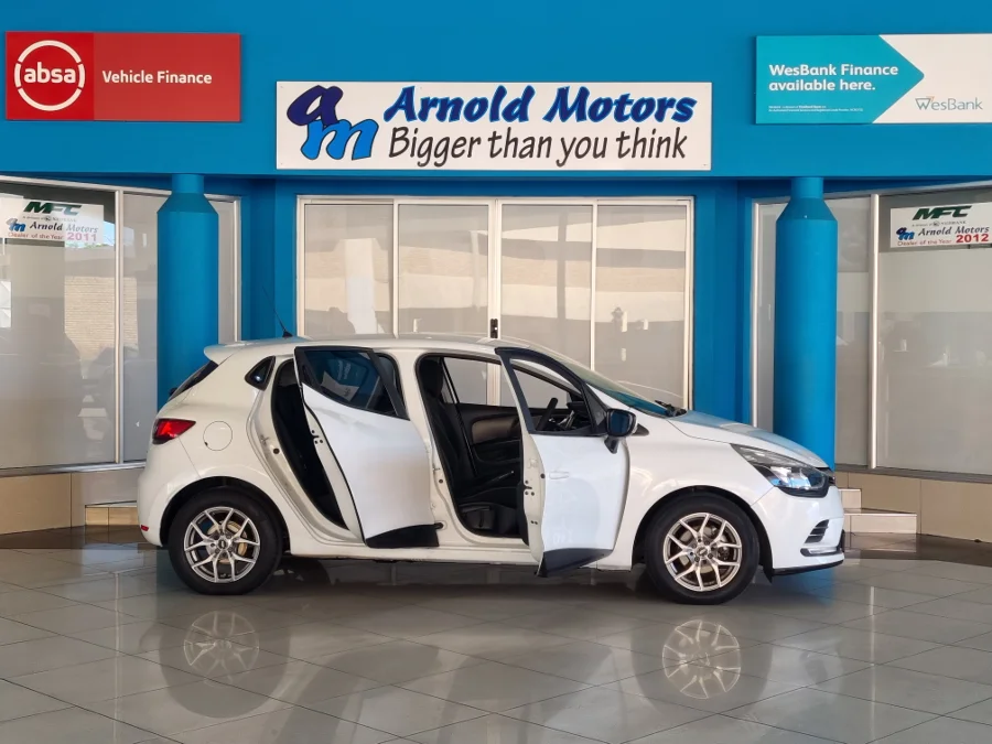 Used 2017 Renault Clio 66kW turbo Authentique - Arnold Motors CC Used 2017 Renault Clio 66kW turbo Authentique - Arnold Motors CC