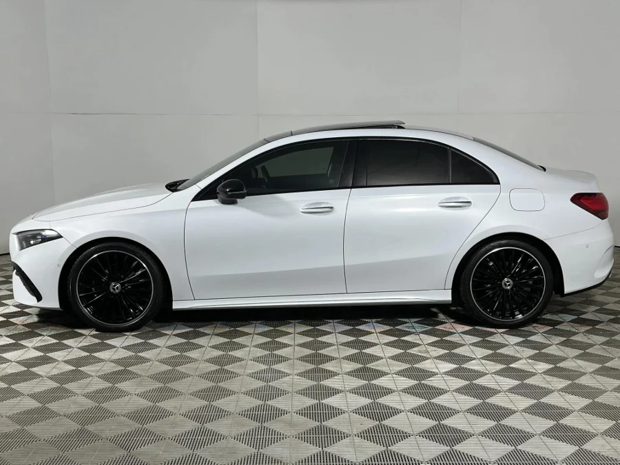 Used 2024 Mercedes-Benz A-Class A200 sedan Progressive - WeBuyCars  Witbank