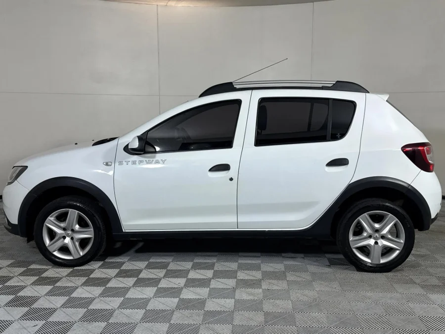 Used 2016 Renault Sandero Stepway 66kW turbo - WeBuyCars Midstream Used 2016 Renault Sandero Stepway 66kW turbo - WeBuyCars Midstream