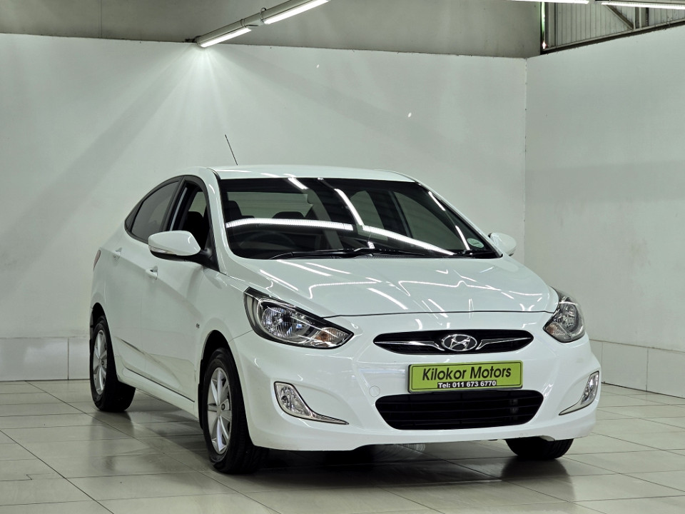 Used 2012 Hyundai Accent sedan 1.6 Fluid