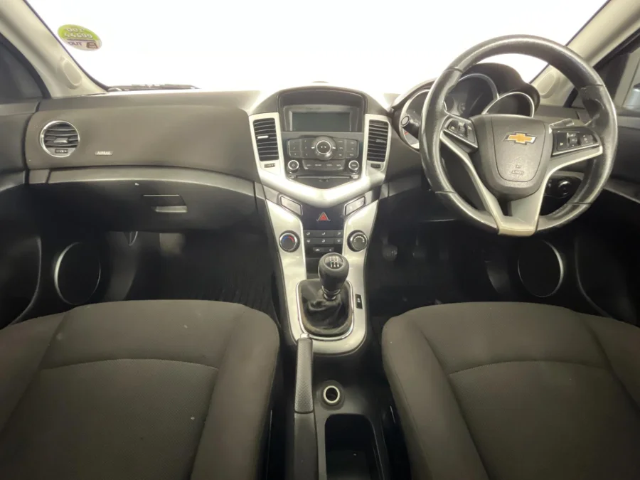 Used 2015 Chevrolet Cruze sedan 1.6 LS - WeBuyCars Richmond Used 2015 Chevrolet Cruze sedan 1.6 LS - WeBuyCars Richmond