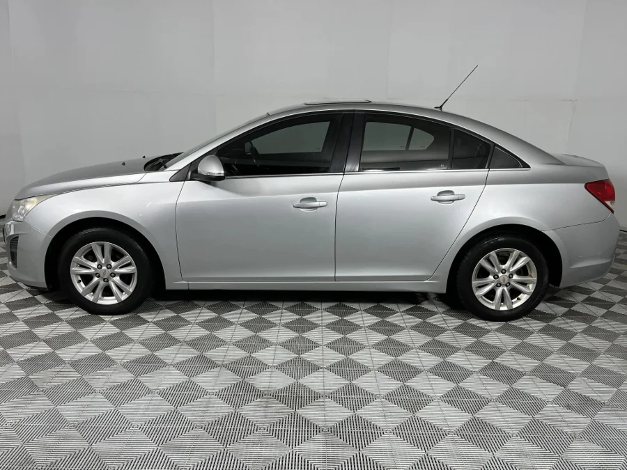 Used 2015 Chevrolet Cruze sedan 1.6 LS - WeBuyCars Richmond Used 2015 Chevrolet Cruze sedan 1.6 LS - WeBuyCars Richmond