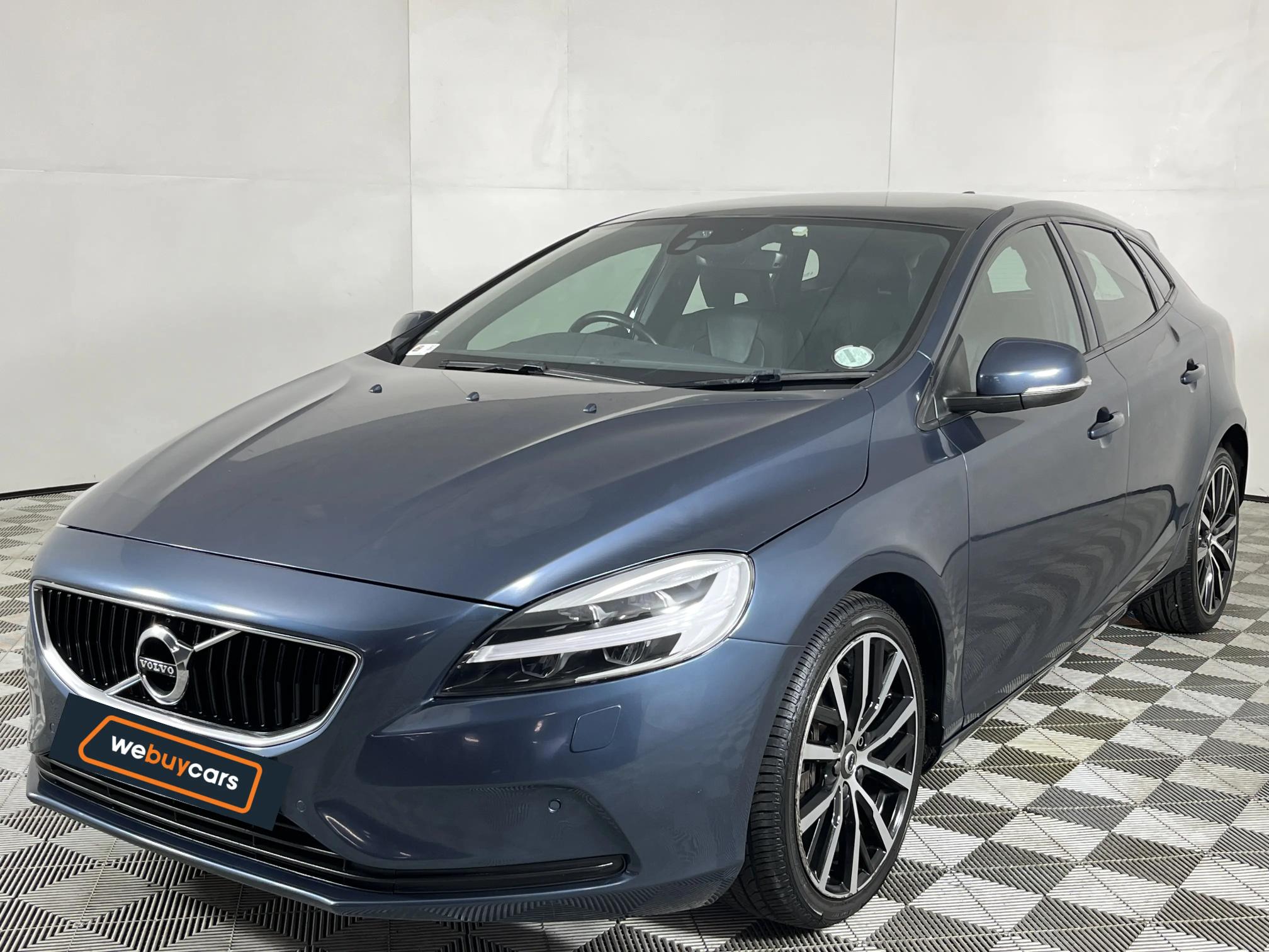 Used 2017 Volvo V40 T3 Momentum auto