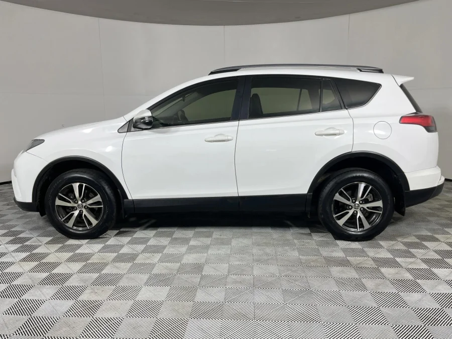 Used 2017 Toyota RAV4 2.0 GX auto - WeBuyCars JHB South
