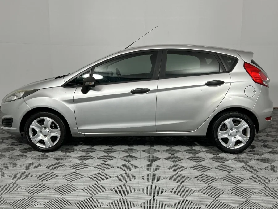 Used 2016 Ford Fiesta 5-door 1.4 Ambiente - WeBuyCars Richmond