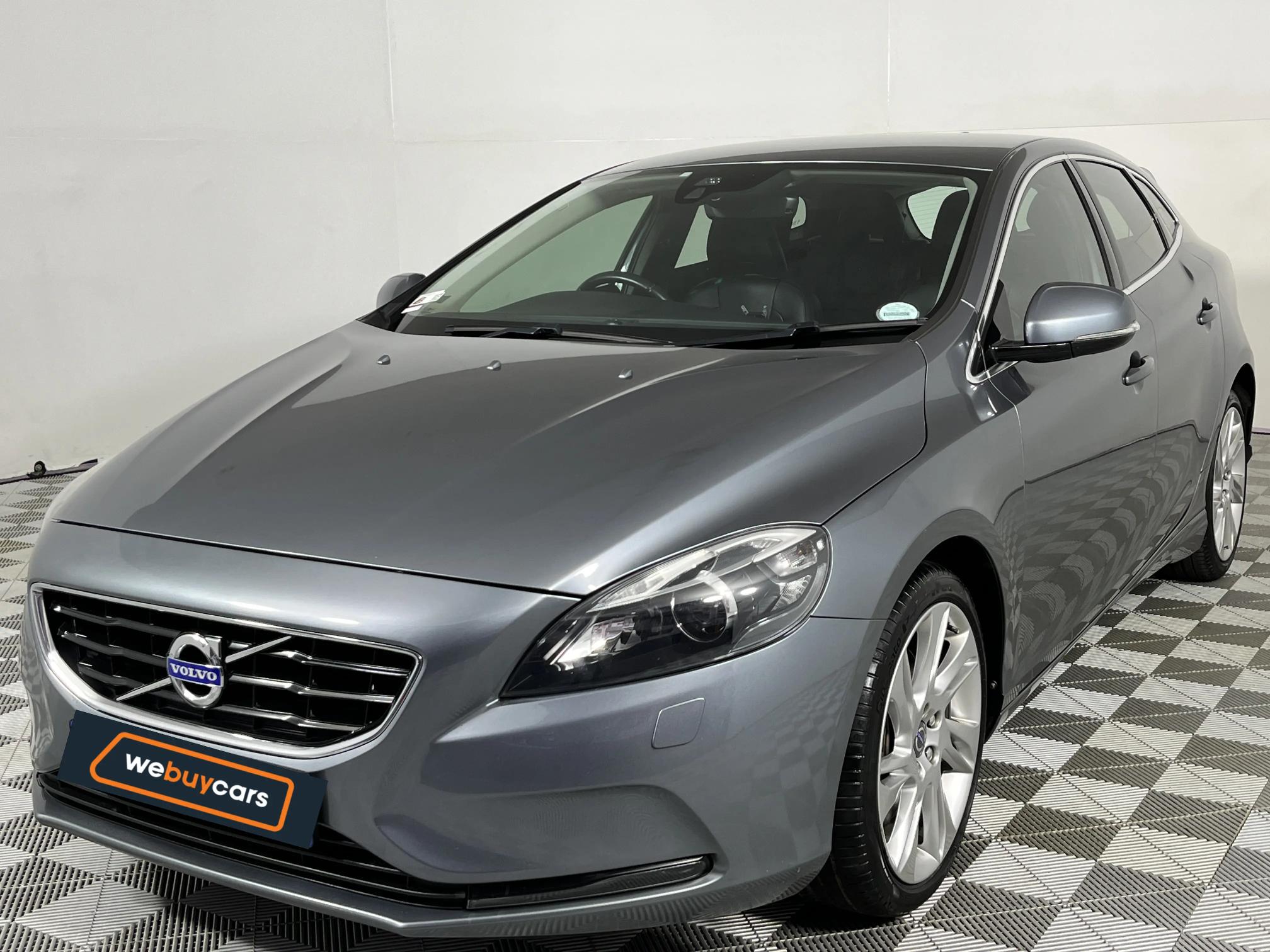 Used 2015 Volvo V40 D3 Momentum