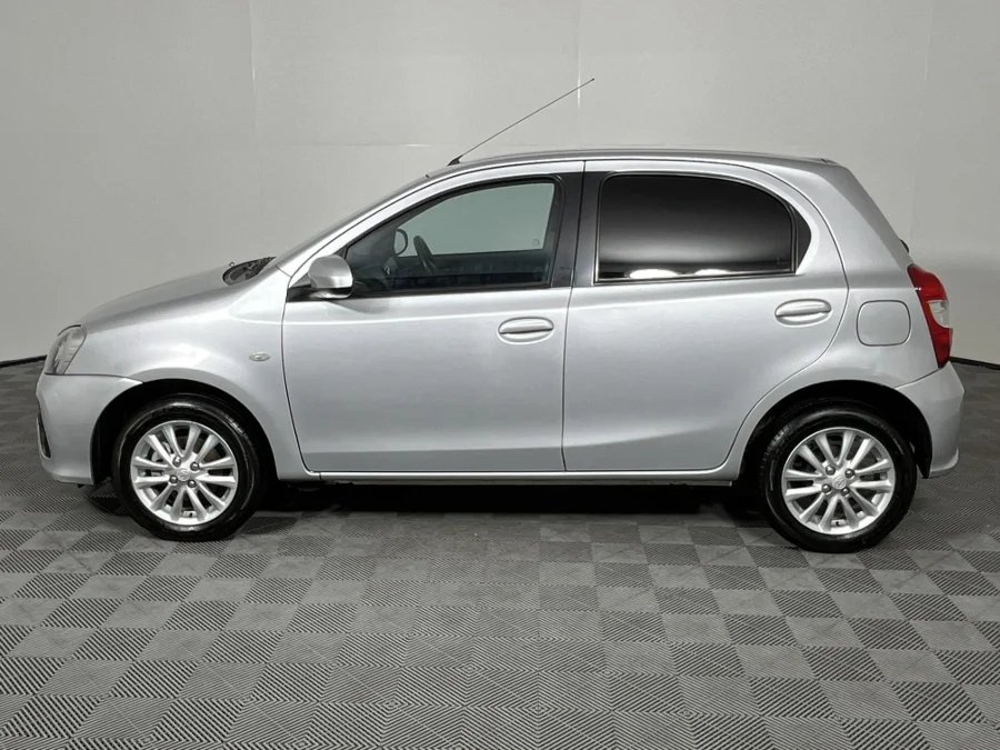 Used 2017 Toyota Etios hatch 1.5 Sprint - WeBuyCars  Witbank