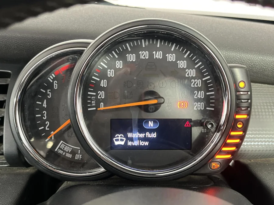 Used 2015 MINI Hatch Cooper Hatch 3-door Seven 7 - WeBuyCars Lansdowne Used 2015 MINI Hatch Cooper Hatch 3-door Seven 7 - WeBuyCars Lansdowne