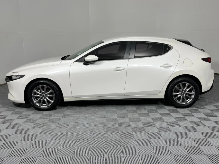 Used 2020 Mazda Mazda3 hatch 1.5 Dynamic auto - WeBuyCars Montana