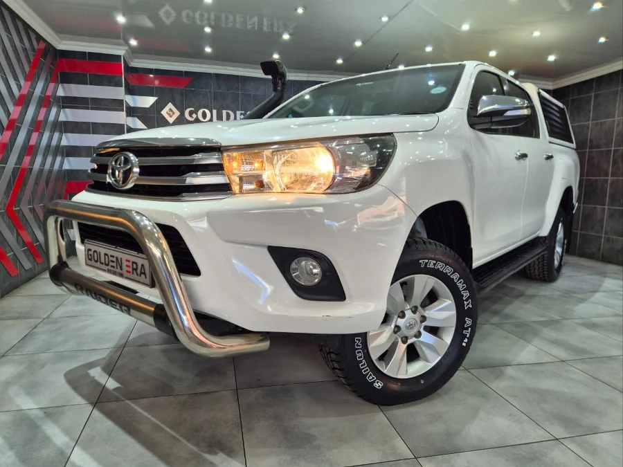 Used 2016 Toyota Hilux 4.0 V6 double cab 4x4 Raider Dakar - Golden Era Motors
