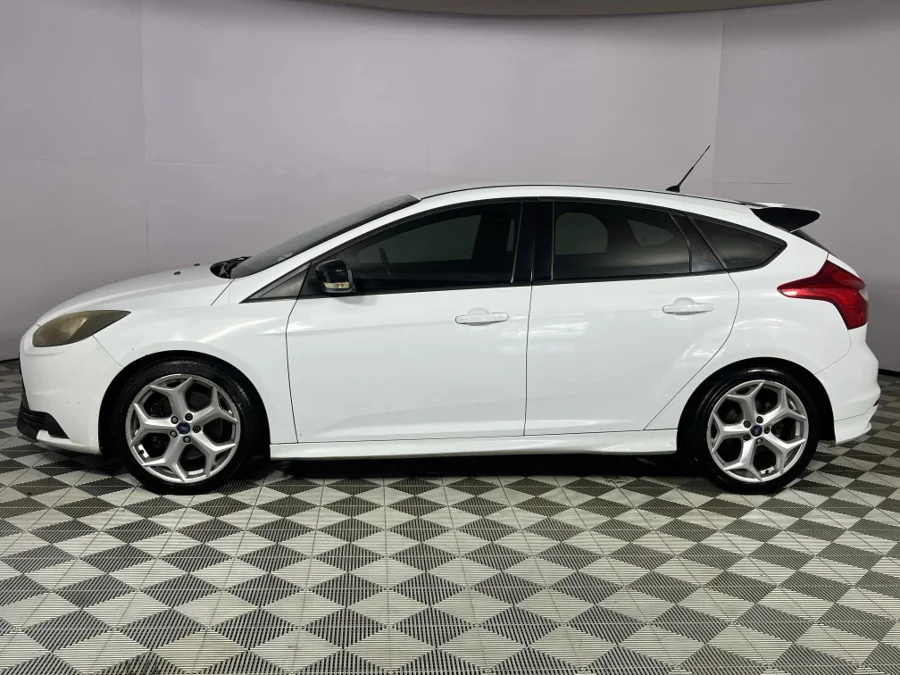 Used 2013 Ford Focus ST 1 - WeBuyCars Durban