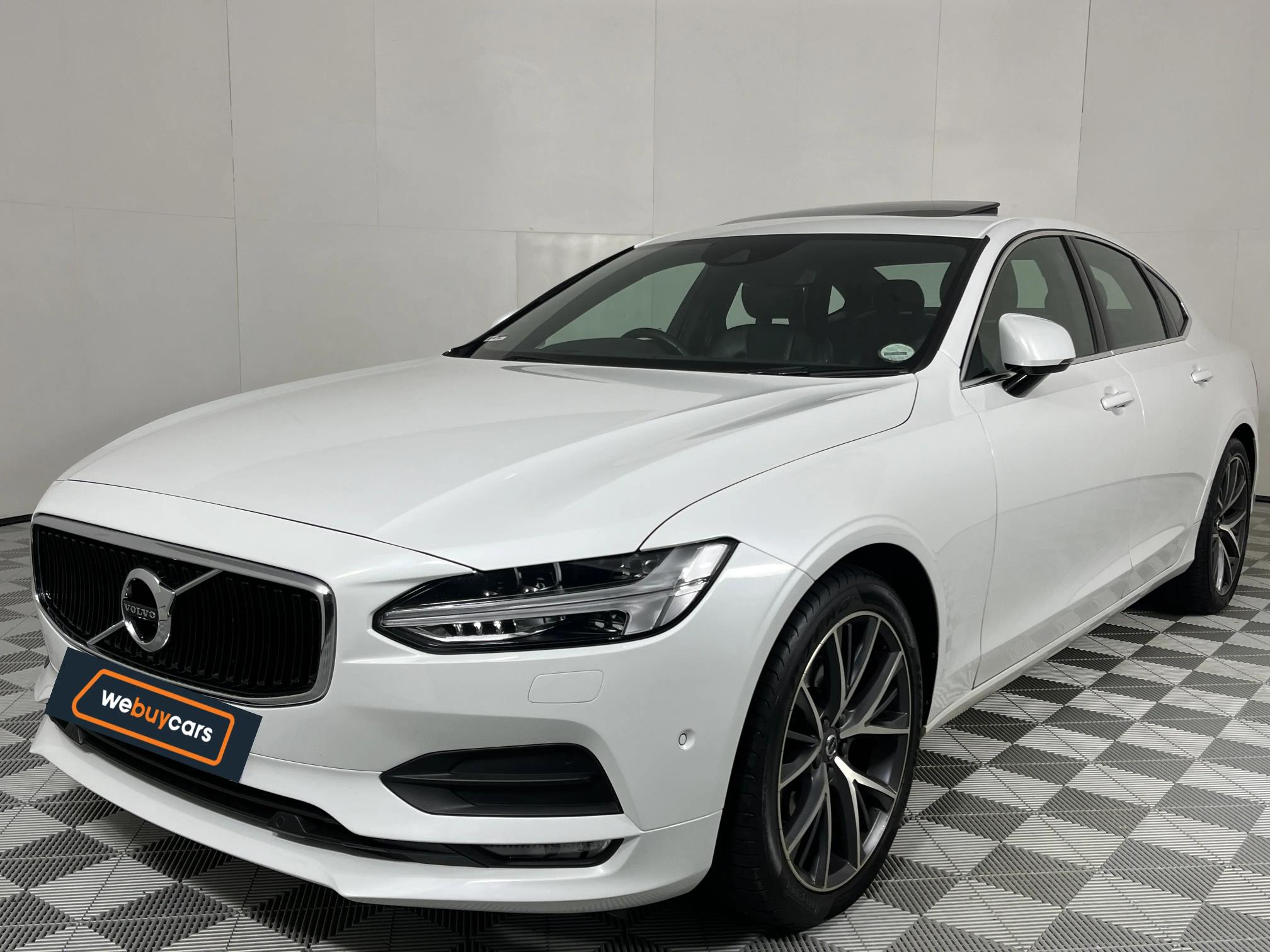 Used 2021 Volvo S90 D4 Momentum