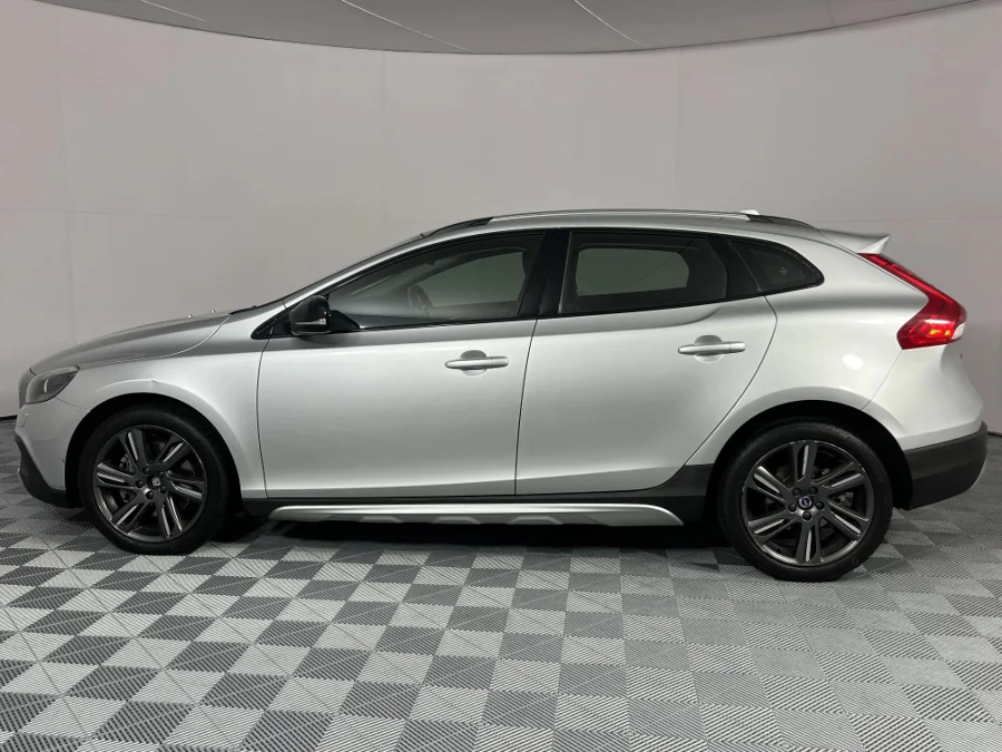 Used 2016 Volvo V40 Cross Country D3 Inscription - WeBuyCars Brackenfell Cape Town