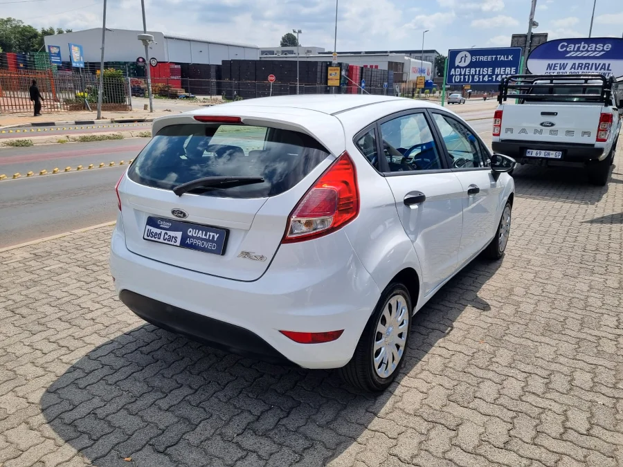 Used 2012 Ford Fiesta sedan 1.6 Ambiente - Carbase Auto