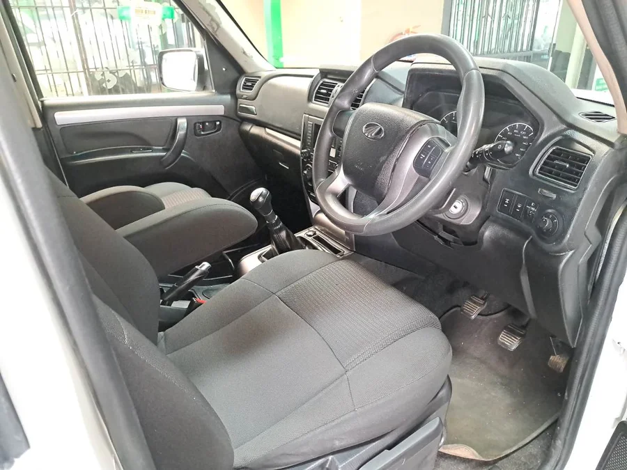 Used 2024 Mahindra Pik Up 2.2CRDe double cab S6 manual - Wiz Link