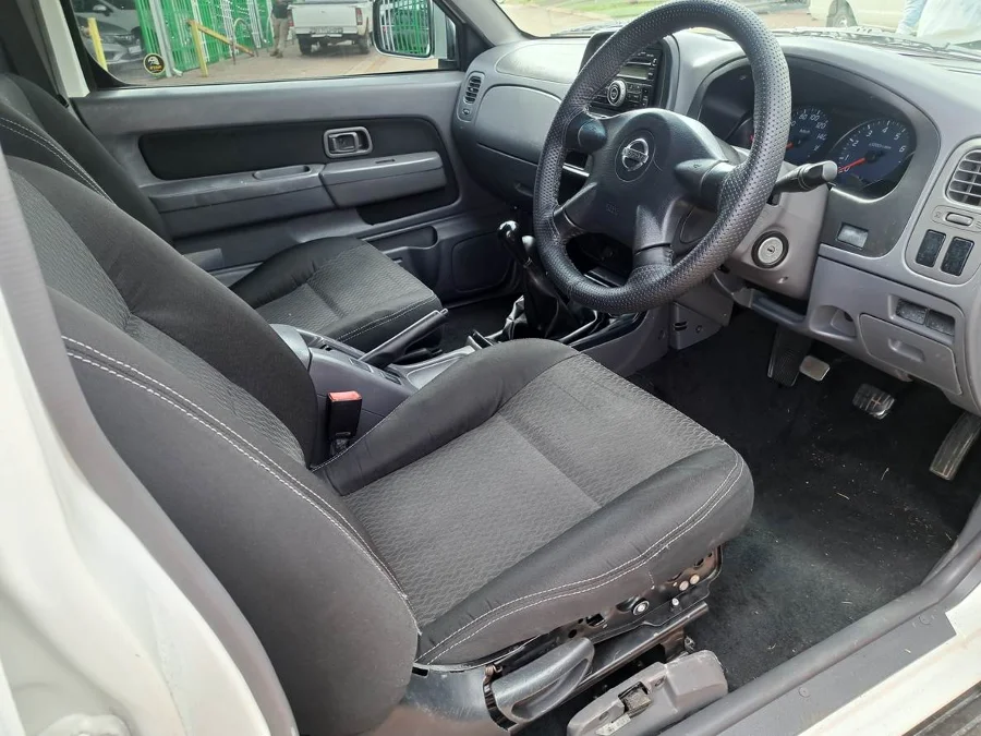 Used 2019 Nissan NP300 Hardbody 2.4 double cab 4x4 - Wiz Link