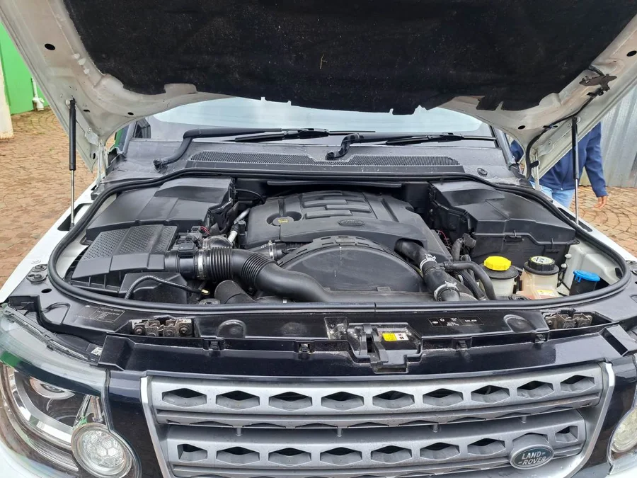 Used 2015 Land Rover Discovery SDV6 SE - Wiz Link