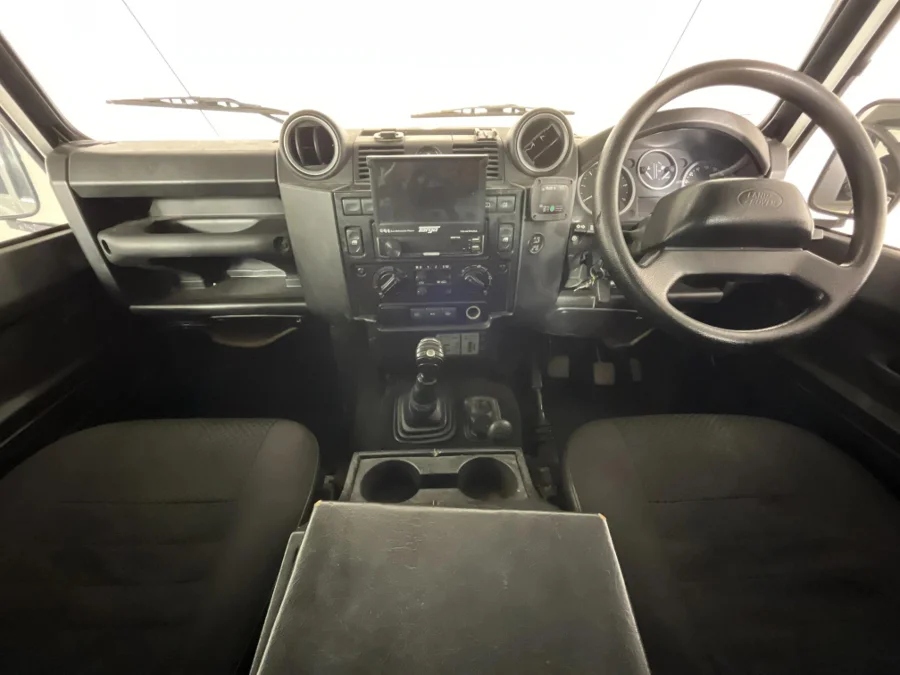 Used 2011 Land Rover Defender 110 TD multi-purpose - WeBuyCars Riverhorse