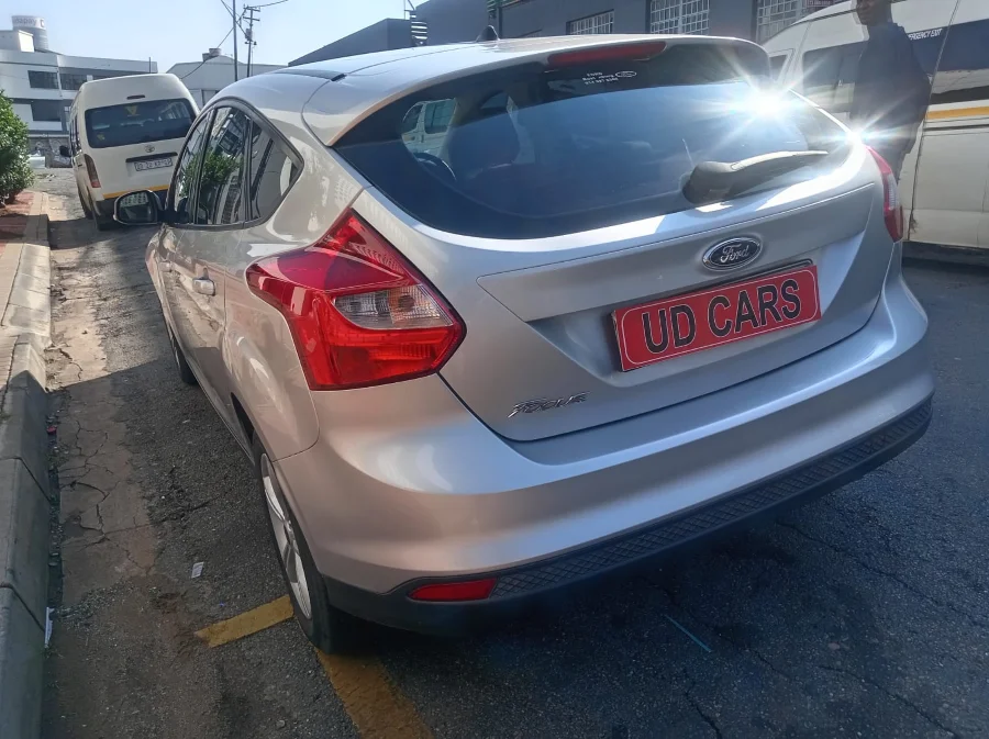 Used 2014 Ford Focus 1.6 5-door Ambiente - UD Cars