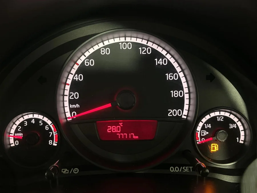 Used 2016 Volkswagen up! club up! 3-door 1.0 - WeBuyCars Germiston