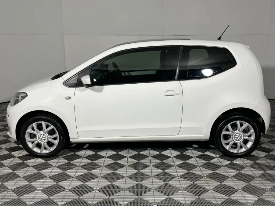 Used 2016 Volkswagen up! club up! 3-door 1.0 - WeBuyCars Germiston