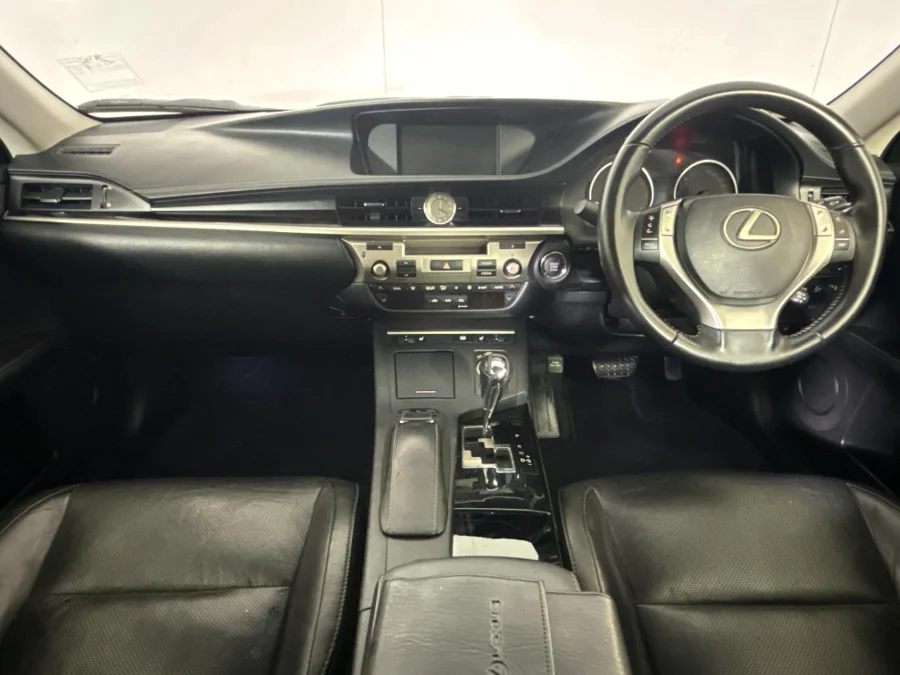 Used 2015 Lexus ES 250 EX - WeBuyCars Midstream