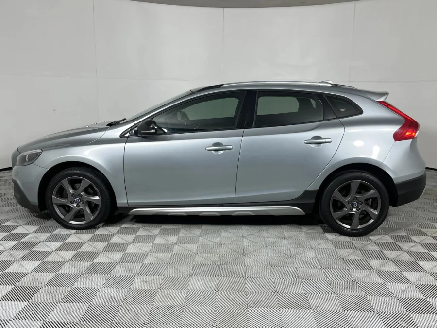 Used 2015 Volvo V40 Cross Country T4 Elite auto - WeBuyCars Witbank Used 2015 Volvo V40 Cross Country T4 Elite auto - WeBuyCars Witbank