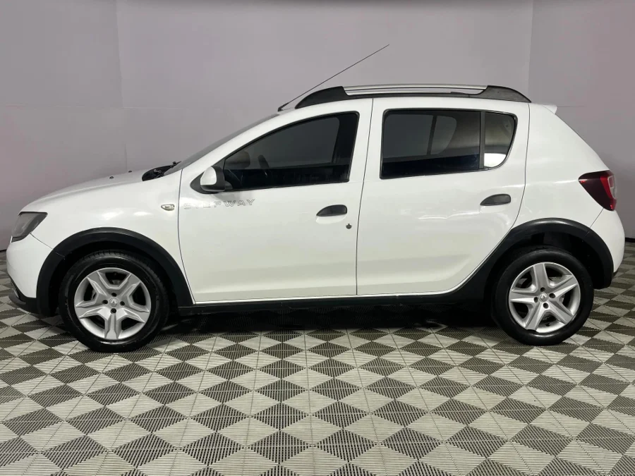 Used 2015 Renault Sandero Stepway 66kW turbo - WeBuyCars Durban