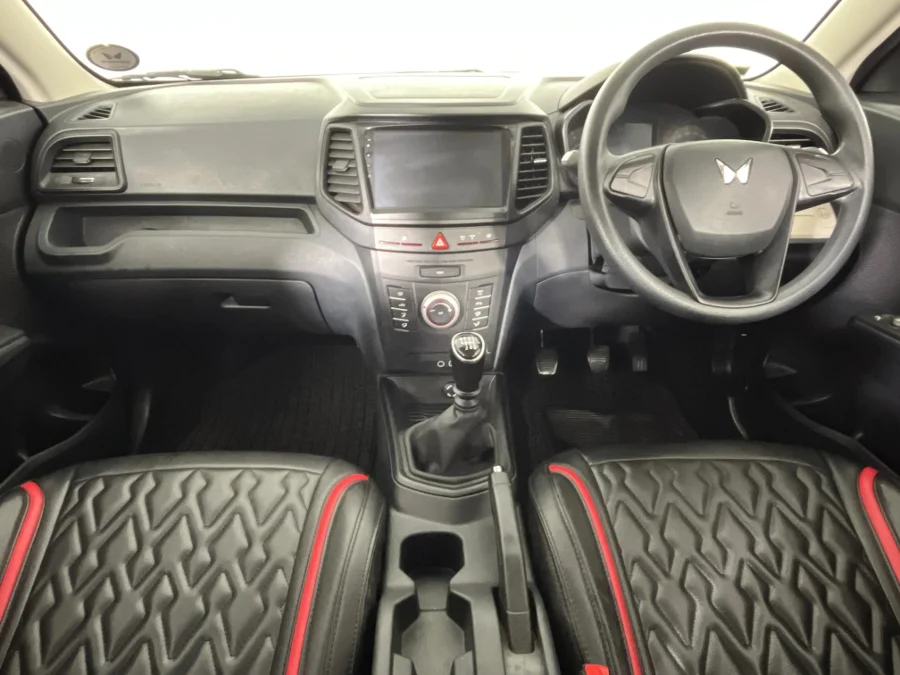 Used 2024 Mahindra XUV300 1.2T W4 - WeBuyCars The Dome
