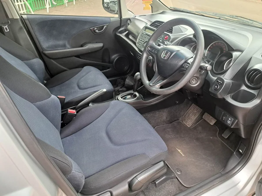Used 2014 Honda Jazz 1.5 Elegance auto - Wiz Link Used 2014 Honda Jazz 1.5 Elegance auto - Wiz Link