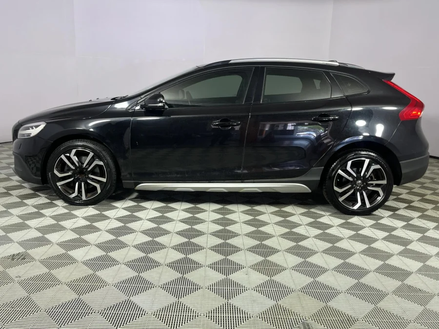 Used 2019 Volvo V40 Cross Country D3 Inscription - WeBuyCars Durban
