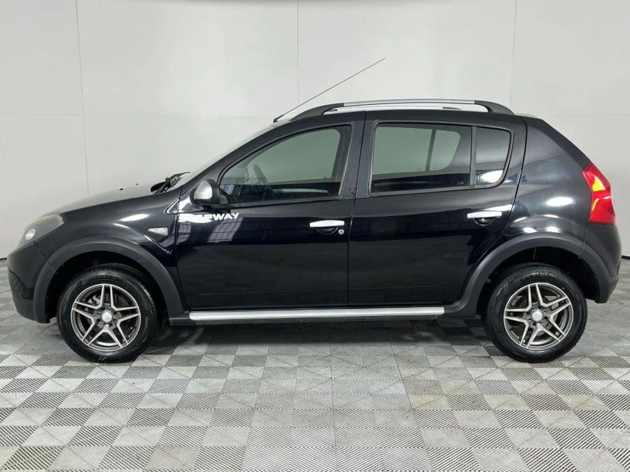 Used 2015 Renault Sandero Stepway 1.6 - WeBuyCars Mbombela