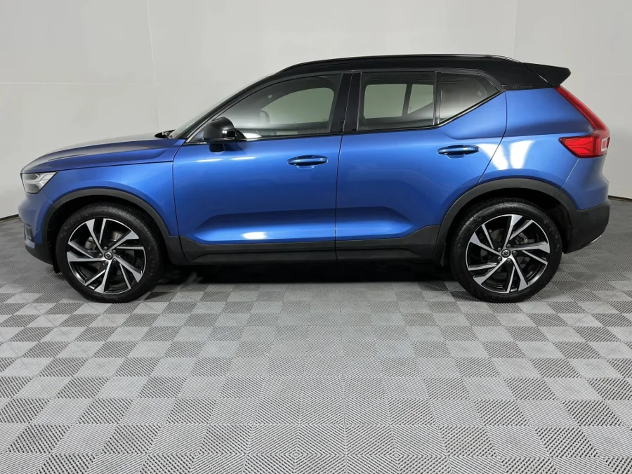 Used 2018 Volvo XC40 D4 AWD R-Design - WeBuyCars The Dome